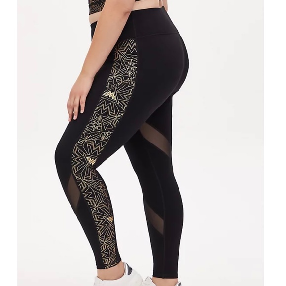 Torrid Women's Wonder Woman Crop Active Legging Size 1X - Picture 2 of 10